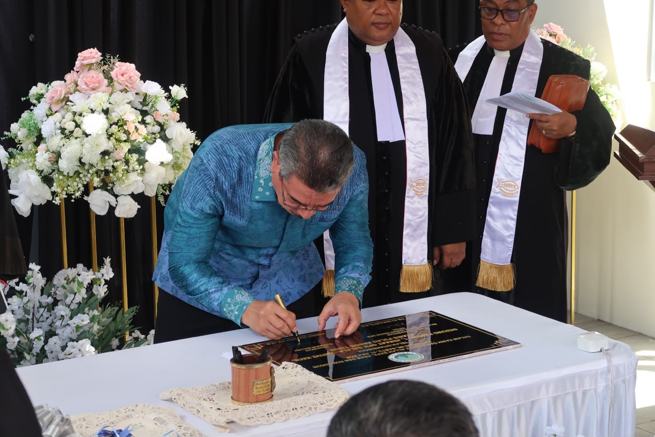PENTAHBISAN PASTORI 1 JEMAAT GPM GALALA-HATIVE KECIL